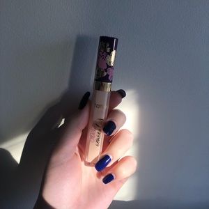 Tarte creaseless concealer porcelain sand